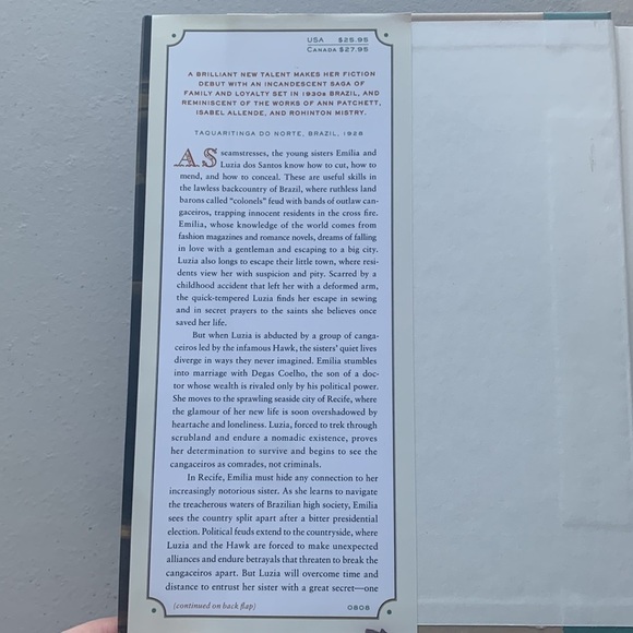 ✨2 for $15✨ The Seamstress Hardcover Book Written By Frances De Pontes Peebles - Picture 4 of 8